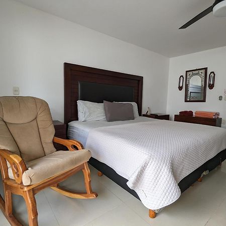 Villa Aurora Beautiful Beachfront Apartment カンクン エクステリア 写真