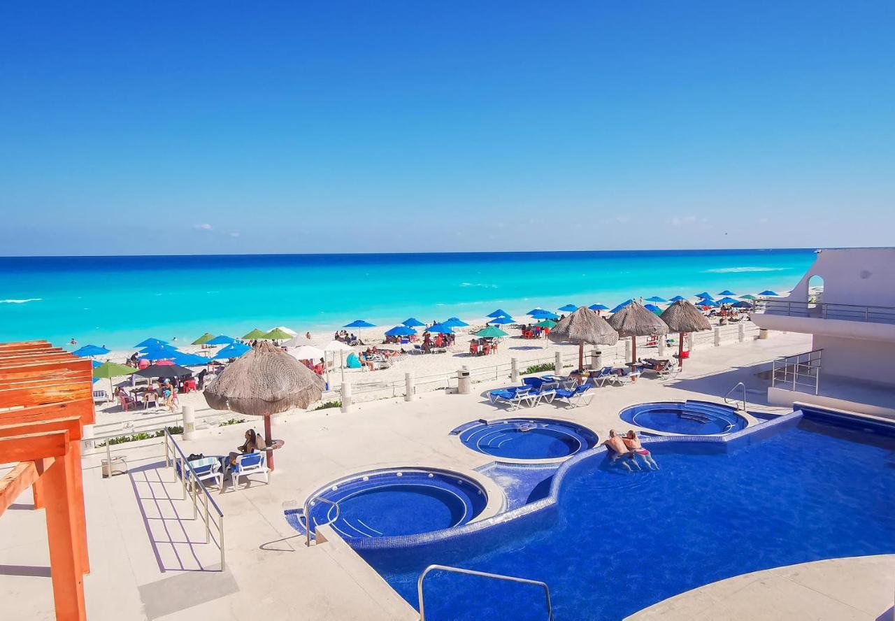 Villa Aurora Beautiful Beachfront Apartment カンクン エクステリア 写真