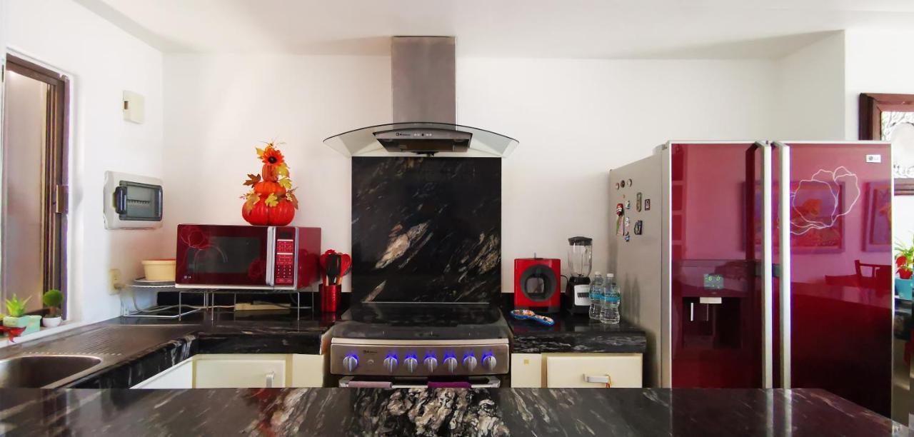 Villa Aurora Beautiful Beachfront Apartment カンクン エクステリア 写真