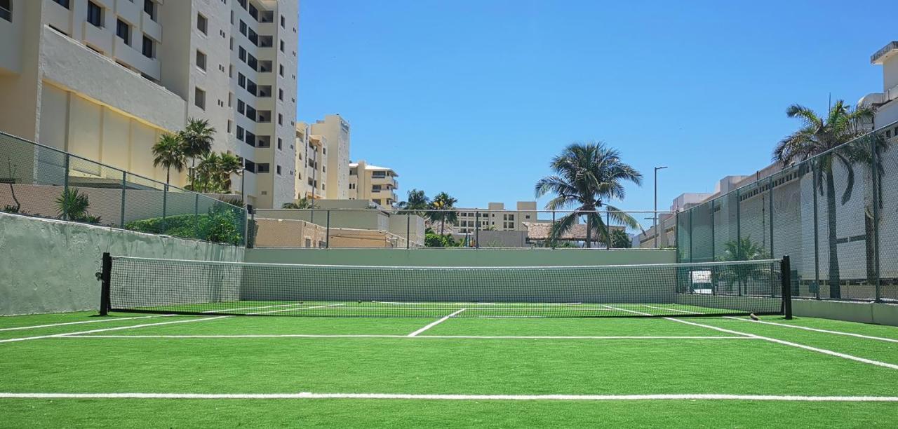 Villa Aurora Beautiful Beachfront Apartment カンクン エクステリア 写真
