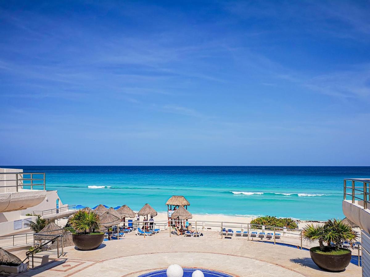 Villa Aurora Beautiful Beachfront Apartment カンクン エクステリア 写真